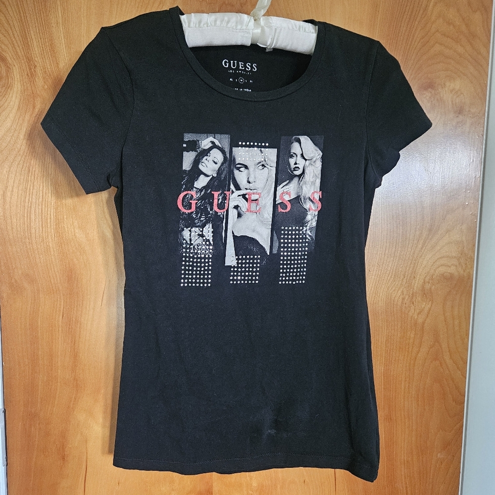 GUESS Black Graphic T-Shirt
